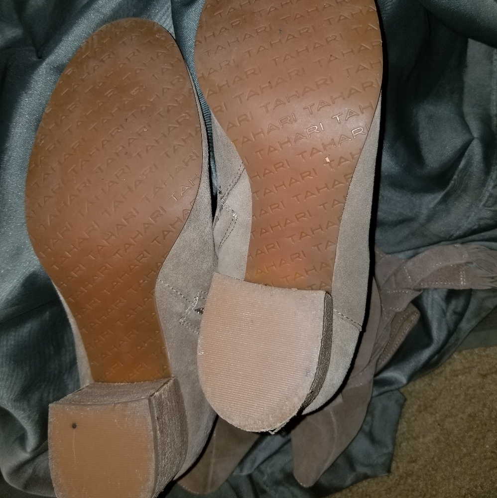 Boots - Picture 3 of 4
